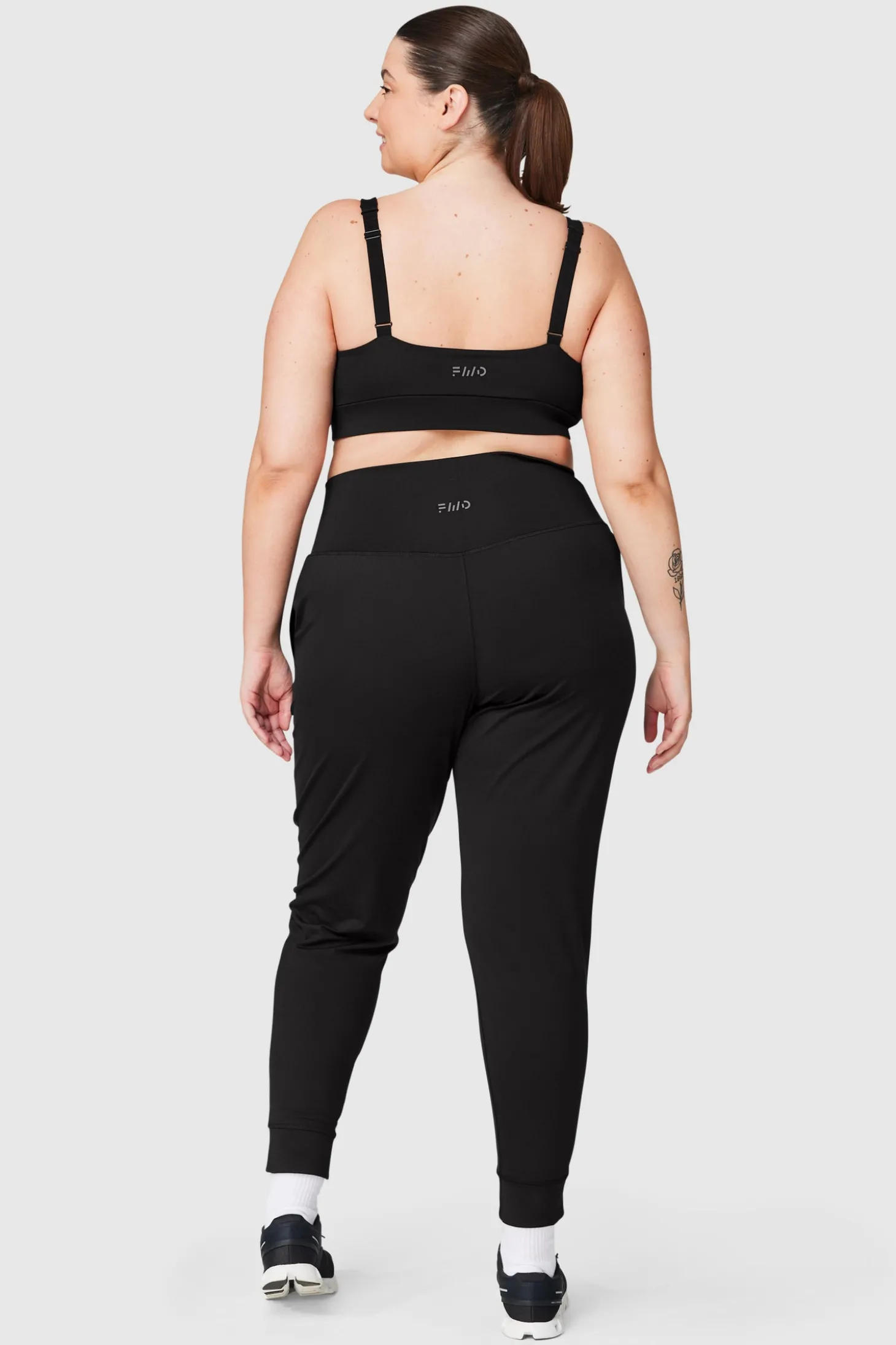 FWD Women's All Day SOLID Med Impact Bra