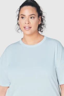 FWD Women's Core Drop Tail Tee